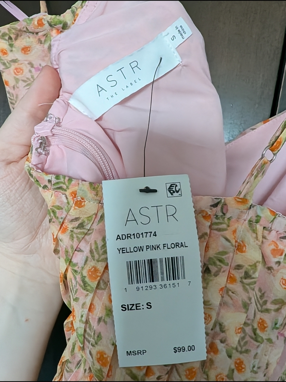 NWT ASTR THE LABEL Floral Print Pleated Wedding Guest Dress - Picture 5 of 5